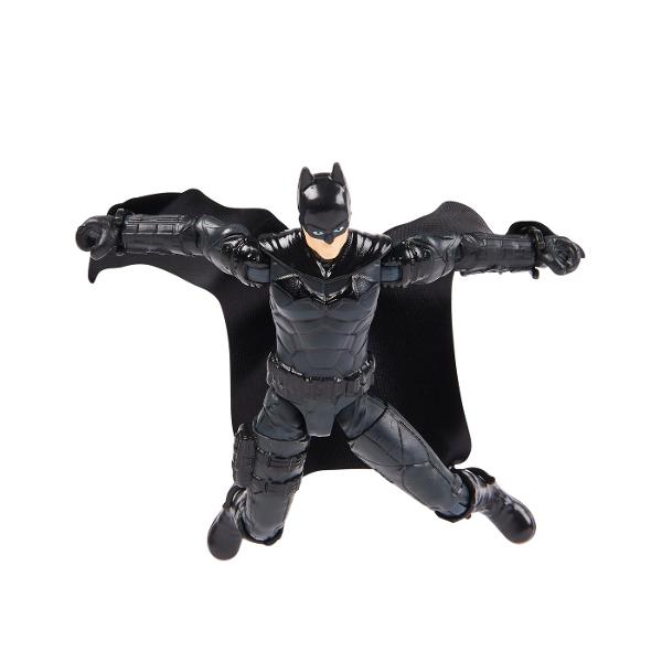 Creeaza-ti propriile aventuri epice ale lui Batman cu figurinele de actiune Batman de 10 cm Fiecare figurina de actiune are 11 puncte de articulare o sculptare in detaliu si un stil autentic de film care aduce la viata figurinele tale preferate din filmul Batman Dezvaluieste cardul misterioas si inarmeaz-o pe Selina Kyle cu cele 3 accesorii incluse Fanii benzilor desenate de toate varstele adora figurinele Batman Implica-ti imaginatia si creeaza-ti propriile batalii epice Cu o gama de 