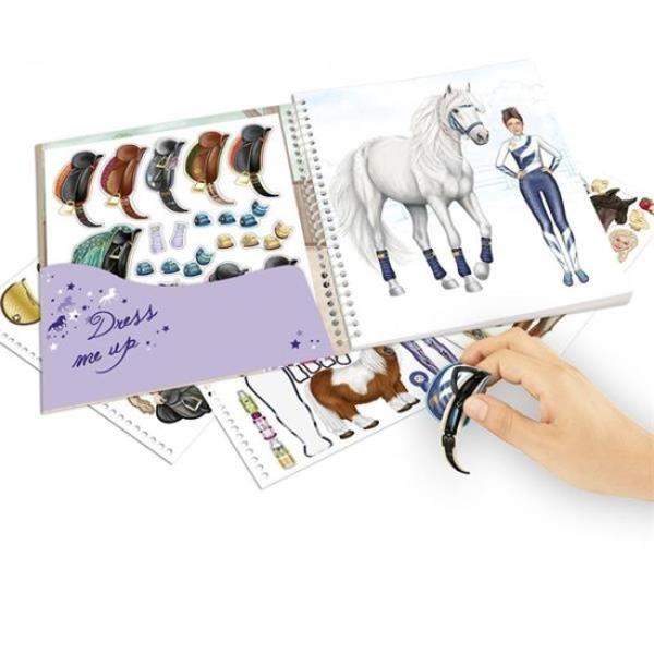 &538;inute de c&259;l&259;rie super frumoase &icirc;n cartea de autocolante &537;i de colorat Dress Me Up de Miss Melody&nbsp;Poti crea look-uri grozave pentru c&259;l&259;re&539;i &537;i prietenii lor cu copite cu 11 foi de autocolante pe 24 de pagini