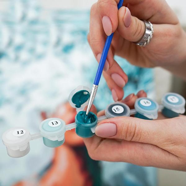 Set pictura pe numere panza Pisica somnoroasa 40x50 cmDimensiuni 40 x 50 x 15 cmMaterial panza 70 poliester  30 bumbac vopseluri acriliceUrmareste pasii simpli ai pictarii pe numere si bucura-te de o experienta placuta Porneste intr-o noua aventura si creaza si tu acest tablou in culori calde cu titlul Pisica somnoroasa 40x50 cm cu ajutorul materialelor incluse in acest set de pictura pe numere pentru adulti Totul este deja setat vopselurile sunt puse separat 