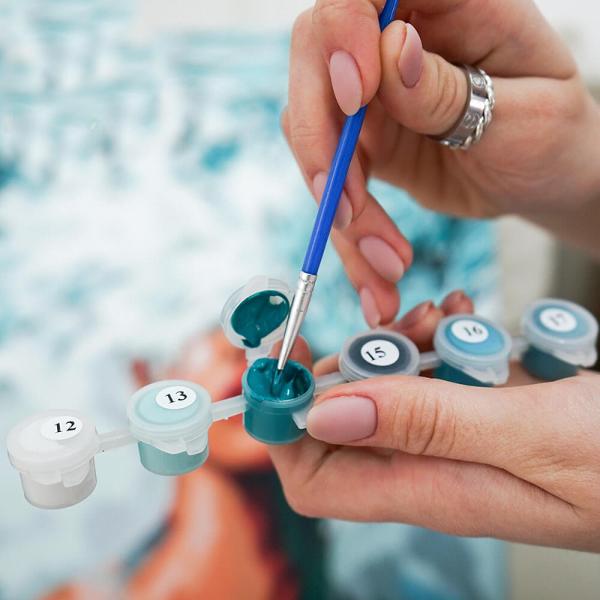 Set pictura pe numere panza Pisici alb negru 40x50 cmDimensiuni 40 x 50 x 15 cmMaterial panza 70 poliester  30 bumbac vopseluri acriliceUrmareste pasii simpli ai pictarii pe numere si bucura-te de o experienta placuta Porneste intr-o noua aventura si creaza si tu acest tablou in culori calde cu titlul Pisici alb negru 40x50 cm cu ajutorul materialelor incluse in acest set de pictura pe numere pentru adulti Totul este deja setat vopselurile sunt puse 