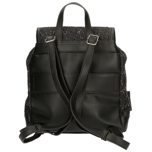 Rucsac calatorie pentru femei Pepe Jeans Daila negruCuloare negruDimensiune 26x29x10 cmMaterial bumbac  poliester  piele ecologicaBretele sunt ajustabile pentru o purtare confortabilaCapacitate 6 litri1 compartimentRucsacul are ca accesoriu un breloc care completeaza designulManer superior2 buzunare interioare pentru depozitare accesorii si gadgeturiInchidere cu snur  clapaRucsacul poate fi 