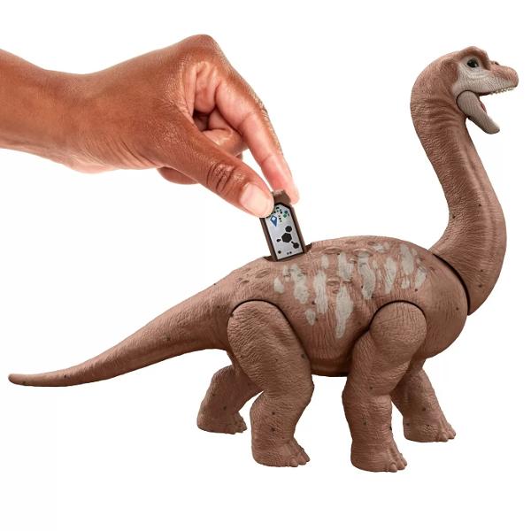 Acesti dinozauri Jurassic World Danger Pack sunt cunoscuti ca strang vaneaza si ataca in haite Alegeti dintre dinozaurii carnivori si ierbivori cu articulatii mobile forma realista si decor autentic Gata pentru joc sau afisare de catre fani cu varsta de 4 ani in sus Aduceti dinozaurul &bdquo;LA VIAta&rdquo; folosind Realitatea Augmentata Scaneaza codul de urmarire ascuns in aplicatia gratuita Jurassic World Facts cu un dispozitiv inteligent compatibil Android sau iOS nu este inclus 