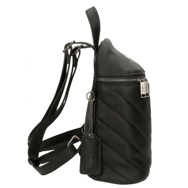 Rucsac casual femei Pepe Jeans Kylie negruCuloare negruDimensiune 22x25x10 cmMaterial piele ecologicaBretele sunt ajustabile pentru o purtare confortabilaCapacitate 4 litri1 compartimentRucsacul are ca accesoriu un breloc care completeaza designulManer superior1 buzunar interior pentru depozitare accesorii si gadgeturiInchidere cu fermoarRucsacul poate fi transportata in mana de maner sau in 