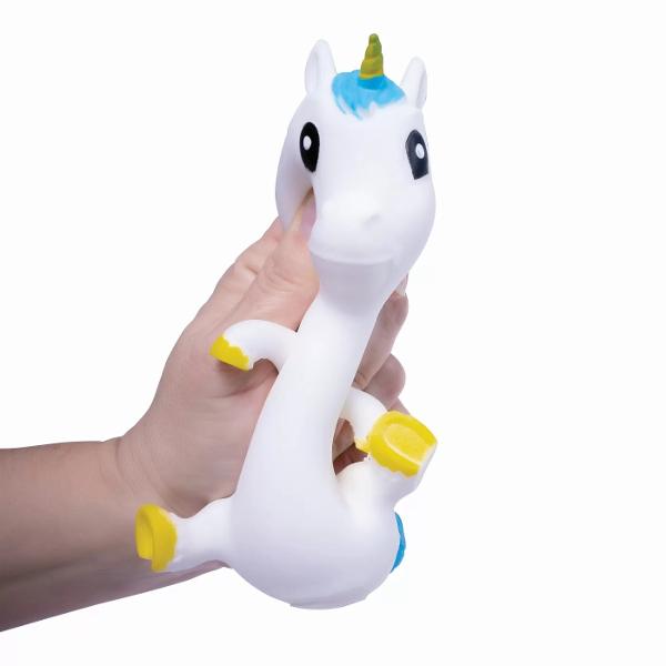 Squishy Unicorn si Squishy Dinosaur in 3 culori diferite fiecare Alege-ti preferatul strange-l si priveste-l cum ia forma pe care i-o dai Pentru varste de peste 3 aniAtentie Pret per bucata Va rugam sa precizati printr-un comentariu la plasarea comenzii modelul dorit unicorn sau dinozaur Nu se poate alege culoarea 