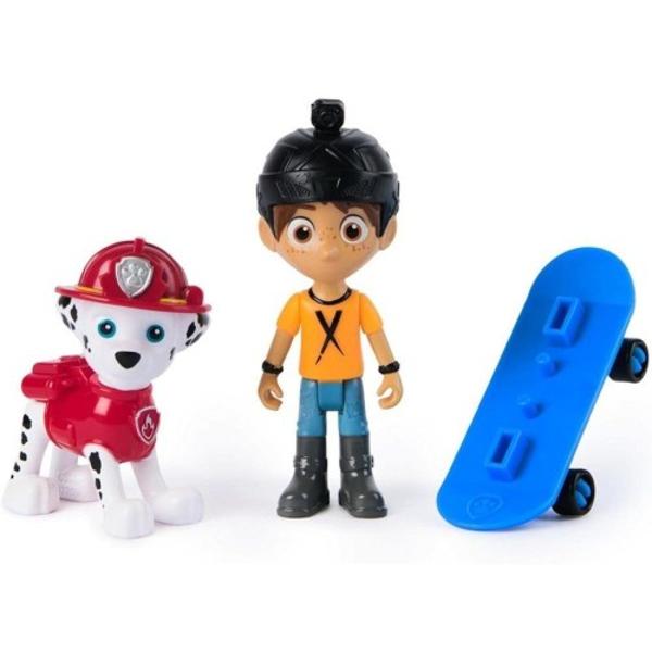 Creeaza-ti propriile aventuri PAW Patrol cu &8203;&8203;Chase primarul Humdinger si Cat Chase Dispunand de design si stil autentic PAW Patrol fiecare figurina arata exact ca in spectacol Cand este timpul pentru o salvare interesanta foloseste-ti imaginatia pentru a-ti recrea episoadele preferate din seria PAW Patrol sau pentru a crea misiuni complet noi Jucariile PAW Patrol pentru baieti si fete sunt cadouri grozave pentru copiii care sunt fani ai spectacolului pentru a stimula jocul 