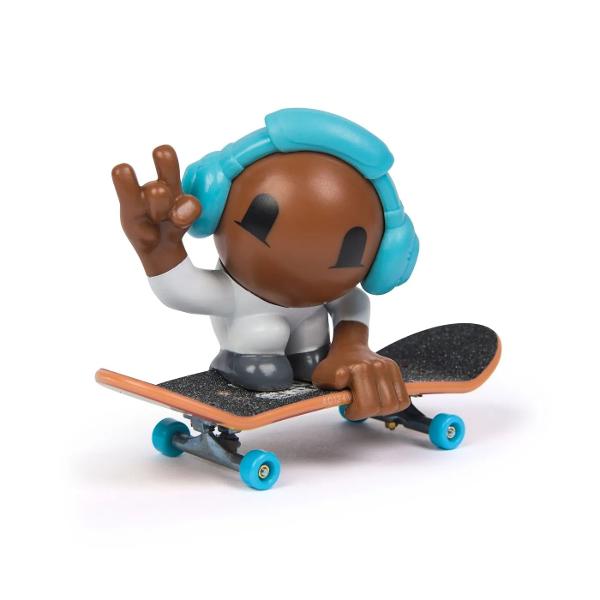 &Icircnvata cum sa faci fingerboarding cu noul Tech Deck Echipa Sk8  Fiecare pachet vine cu o placa Tech Deck si un membru al Echipei Sk8 pentru a incepe colectia Cu 6 figuri Echipa Sk8 de colectionat imbunatateste-ti abilitatile pentru a stapani miscari precum ollies si power slides Pune-ti membrul echipei de skateboarding pe puntea de skateboard si incepe sa exersezi Scaneaza codul QR pentru tutoriale video pentru a studia miscarile preferate Ia-ti Echipa Sk8 intr-o aventura cu 