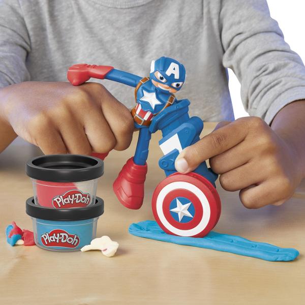 Potriviti imaginatia copiilor cu aceasta figura de actiune Play-Doh Marvel Figura de actiune flexibila de 10 si accesoriile Play-Doh le permit copiilor sa joace povesti epice Imagineaza-ti ca te lupti cu raufacatorii cu instrumente grozave si 2 cutii de compus de modelare Acest kit Play-Doh este excelent pentru cadouri pentru copii pentru fanii figurilor super-eroi activitatilor de arta si mestesuguri si jocului senzorial Acest pachet contine personajul Captain America