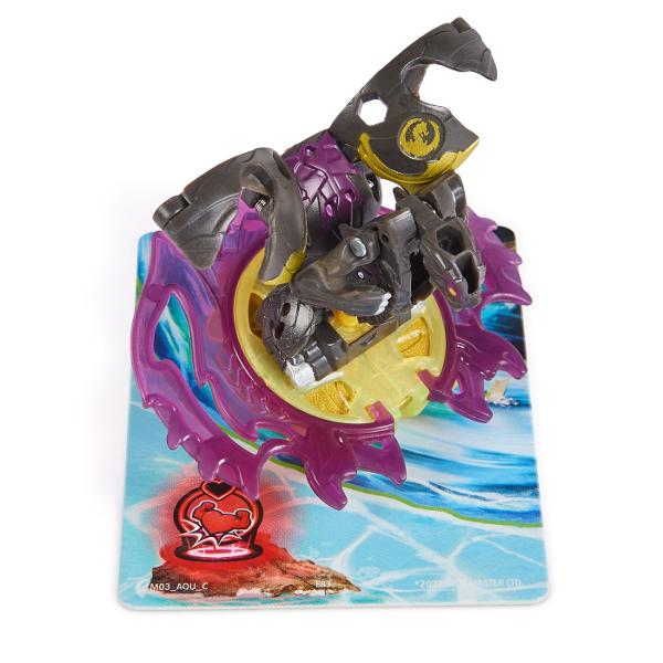 Acest set include 1 Bakugan Atac Special prin Rotire si 2 bile Bakugan de baza plus carti de joc pentru a intra in actiune Foloseste cardul de lansare si cordonul de lansare incluse pentru a activa Bakugan-ul rotitor Combina-ti Bakugan-ul cu ajutorul sistemului de legare a bilelor in mai multe parti Pur si simplu prinde partea de sus a personajului de partea de jos sisau inelul armei Atac Special si pregateste-te de lupta Cu cat colectionezi mai multe cu atat mai multe vei putea 