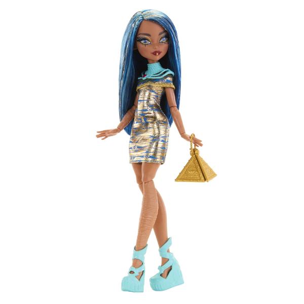 Faceti cunostinta cu elevii scolii legendare pentru monstri cu papusi Monster High Aspectul lor nebun de cool este completat de accesorii asortate cum ar fi o geanta originala si pantofi la moda Acest lucru va ofera si mai multe oportunitati de a juca si de a crea povesti infricosatoare cu prietenii tai monstri Daca colectezi intreaga colectie jocul va deveni si mai interesant Papusa Cleo DeNile fiica mumiei se intoarce la Monster High cu un nou look Papusa poarta imbracaminte de 