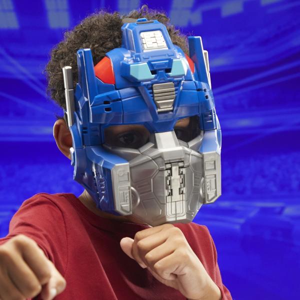 Fanii pot experimenta originile epice ale robotilor Transformers cu aceasta figura de actiune Transformers One Prime Changer Optimus PrimeOrion Pax Aceasta figurina Optimus PrimeOrion Pax de 10 inchi se transforma din robot in masca in 18 pasi Copiii isi pot pune masca si se pot imagina in aventuri fantastice in universul Transformers Cu 2 accesorii care pot fi atasate in modul robot Cifra se bazeaza pe personajul cult din filmul Transformers Transformers One Jucariile interactive 