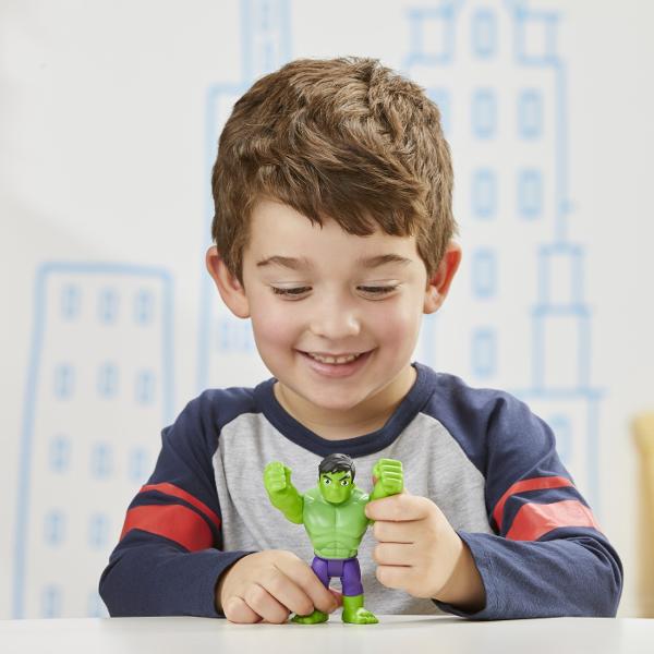 Spidey si prietenii lui uimitori sunt pregatiti de aventuri cu panza de paianjen cu aceste figurine inspirate de noul desen animat Figurinele de 10 cm au 6 puncte de articulatie si design specific Copiii pot colectiona intreaga echipa pentru a retrai aventuri pline de distractie la fel ca in serial Fiecare figurina dispune de un accesoriu specific personajului Sortimentul include personajele Spider-Man Miles Morales Spinn Ghost-Spider Ghost si Green Goblin Fiecare figurina se vinde 