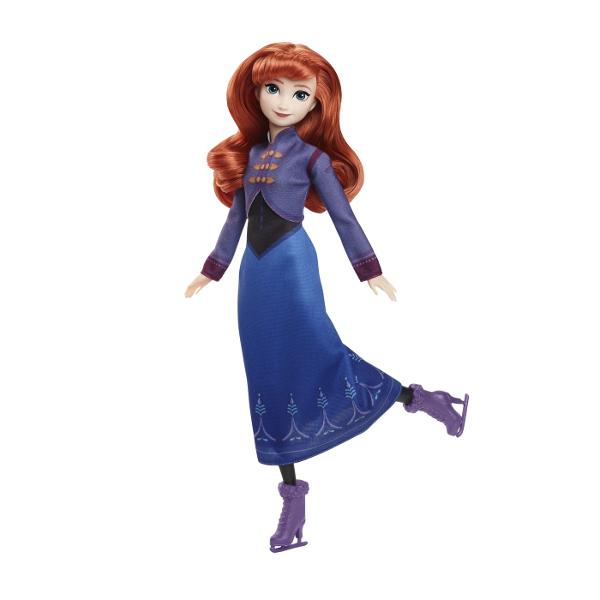Inspirata de Frozen Winter Festival viseaza la jocuri de iarna nesfarsite cu aceasta papusa Anna care ii incurajeaza pe satenii din Arendelle sa sarbatoreasca anotimpul familia si prietenii cu distractie pe patineEa este pregatita pentru aventura cu o rochie magica inspirata de Festivalul de iarna o jacheta si doua seturi de pantofi din care sa alegiFie ca incearca trucuri indraznete pe gheata cu patinele incluse sau se plimba prin incinta festivalului in cizme fabuloase papusa Anna se 