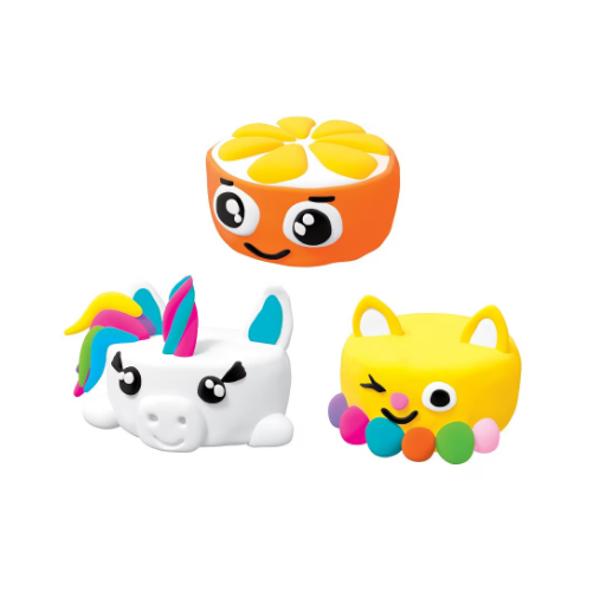 O alta noutate din seria de squish-uri pentru stoarcere - truse pentru un joc MAREO jucarie squishy cool poate fi acum facuta cu propriile maini cu trusa de modelare Squishy TM LovinBaza de burete inclusa - 3 buc plastilina usoara instructiuni si o surpriza placutaDupa uscare completa jucariile pot fi stoarseAduna o colectie de eroi si joaca-te cu prietenii taiTrusa pentru modelat Squishy TM Lovin este un cadou care creeaza starea de 