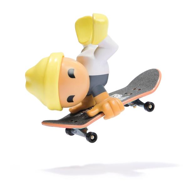 &Icircnvata cum sa faci fingerboarding cu noul Tech Deck Echipa Sk8  Fiecare pachet vine cu o placa Tech Deck si un membru al Echipei Sk8 pentru a incepe colectia Cu 6 figuri Echipa Sk8 de colectionat imbunatateste-ti abilitatile pentru a stapani miscari precum ollies si power slides Pune-ti membrul echipei de skateboarding pe puntea de skateboard si incepe sa exersezi Scaneaza codul QR pentru tutoriale video pentru a studia miscarile preferate Ia-ti Echipa Sk8 intr-o aventura cu 