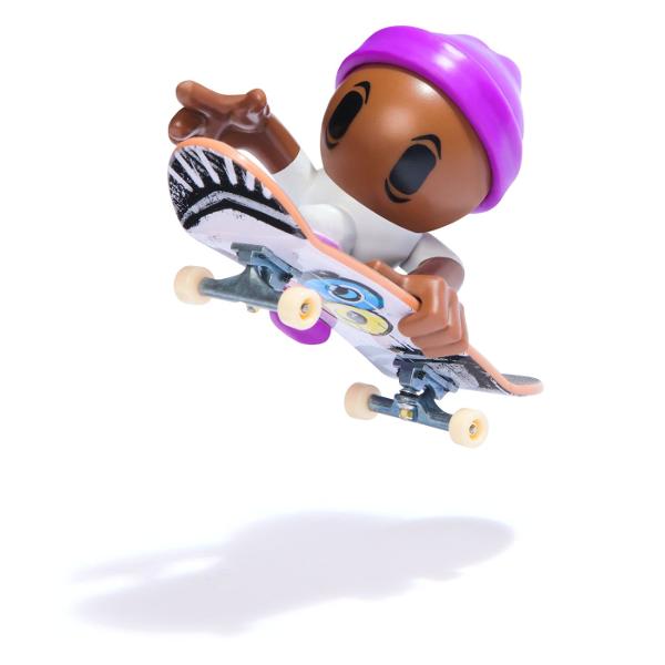 &Icircnvata cum sa faci fingerboarding cu noul Tech Deck Echipa Sk8  Fiecare pachet vine cu o placa Tech Deck si un membru al Echipei Sk8 pentru a incepe colectia Cu 6 figuri Echipa Sk8 de colectionat imbunatateste-ti abilitatile pentru a stapani miscari precum ollies si power slides Pune-ti membrul echipei de skateboarding pe puntea de skateboard si incepe sa exersezi Scaneaza codul QR pentru tutoriale video pentru a studia miscarile preferate Ia-ti Echipa Sk8 intr-o aventura cu 
