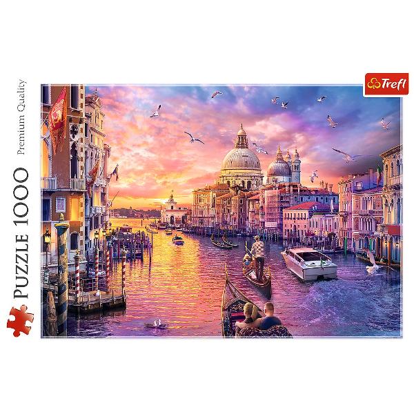 Un puzzle de calitate trebuie sa fie relaxant si distractiv Aranjarea unui puzzle constitue atat pentru copii cat si pentru adulti este o modalitate deosebita de dezvoltare a indemanarii spiritului de observatie si a concentrarii Trefl este o companie poloneza cu sediul central in regiunea Pomorze Incepand din 1985 compania a inceput sa produca puzzle-uri dezvolatand ulterior si segmentul de carti de joc si jocuri de societate In prezent Trefl este lider in Polonia si plina expansiune in 