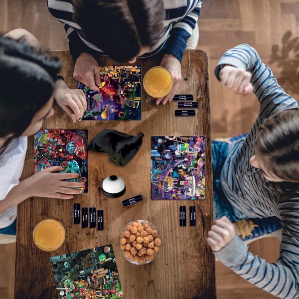 Jocul contine 6 planse 150 carduri cu obiecte16 carduri de actiuni 1 saculet din panza1 sonerie brosura cu instructiuni Joc de Societate Obiecte Ascunse Underground Aventura incepe sub pamant Exploreaza tuneluri misterioase camere secrete si pasaje ascunse in cautarea obiectelor pierdute Un joc captivant de observatie si logica perfect pentru intreaga familie sau pentru o seara distractiva cu prietenii Fii rapid atent si descopera toate obiectele inaintea celorlalti Esti pregatit 