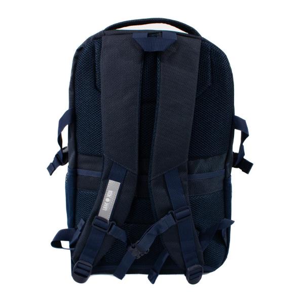 Rucsacul are un compartiment principal prevazut cu buzunare speciale pentru laptopBuzunarul pentru laptop este prevazut cu o curea elastica care se inchide cu velcro utila pentru fixarea laptopuluiInteriorul este captusit Rucsacul este dotat cu trei  buzunare frontale dintre care unul este cu organizer si suport special prindere chei si doua buzunare lateraleRucsacul este dotat cu un port USB cu cablu pentru incarcarea telefonului necesita 