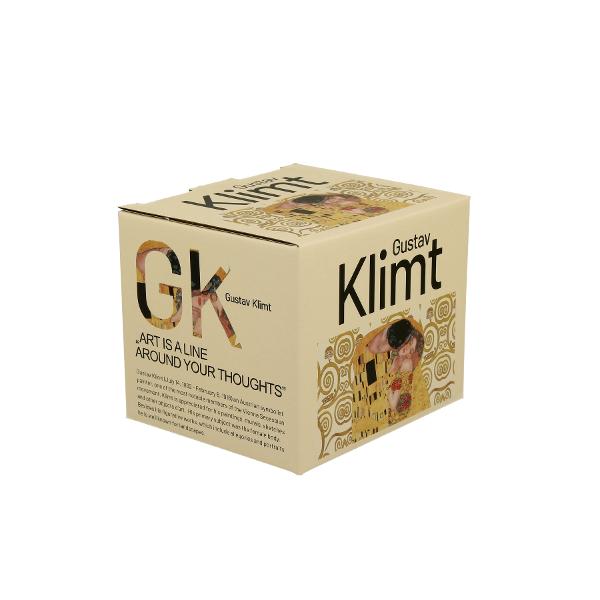 Can&259; de 430 ml  THE KISS Ecru inspirat&259; de Gustav Klimt parte a seriei Art Gallery  realizat&259; din por&539;elan de calitate superioar&259; caracterizat printr-o culoare alb-crem elegant&259; &537;i natural&259; cu o str&259;lucire delicat&259; precum &537;i o durabilitate excep&539;ional&259;Cana este realizat&259; din por&539;elan decorat&259; cu o reproducere a 