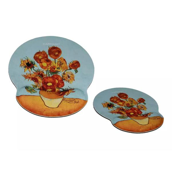 Mouse pad cu pern&259; pentru încheietura mâinii – Van Gogh – Sunflower 22x25 cmÎmbin&259; arta clasic&259; cu confortul modern Acest mouse pad inspirat de celebrul tablou Floarea-soarelui de Vincent van Gogh aduce o not&259; 