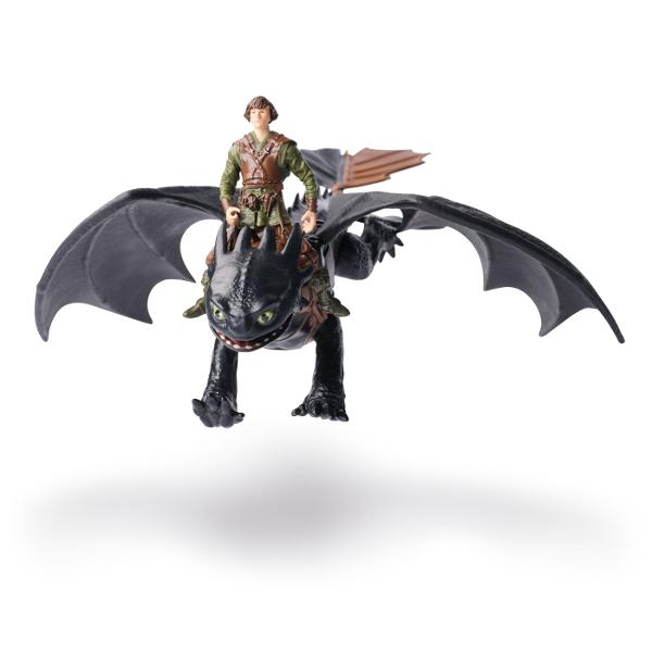 Adauga in colectia ta indragita figurina din How to Train Your Dragon Este un cadou perfect Este recomandata pentru joaca interactiva si aventuri imaginative alaturi de ceilalti dragoni din universul lor Design detaliat inspirat din film Acestia sunt acum gata de actiune Figurina este ideala pentru a recrea lupte aeriene sau pentru colectionare Aripi mobile pentru miscare dinamica Detalii impresionante si culori vii Cufunda-te in lumea legendara a filmului Cum sa-ti dresezi dragonul cu 