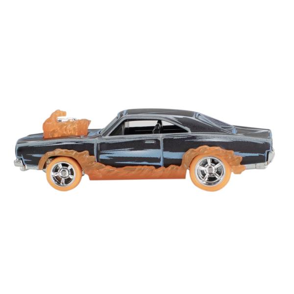 Adauga un stil de mare viteza colectiei tale Hot Wheels cu Hot Wheels Cars - Celebrations  Aceste obiecte de colectie Hot Wheels de cultura pop sunt un must-have pentru orice pasionat de masini turnate sub presiune Fiecare masina din colectie are detalii complicate design atragator si culori indraznete care cu siguranta vor impresiona Fie ca esti un fan Hot Wheels de mult timp sau doar iti incepi colectia aceste masini Celebrations sunt perfecte pentru curse expuse sau tranzactionare cu 