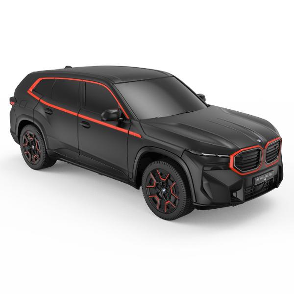Copilul dumneavoastra se poate juca in voie cu masina cu telecomanda BMW XM scara 1 la 24 oferita de brandul international Rastar Nicio cursa nu este imposibil de castigat cu acesta masinuta replica oficiala cu licenta a modelului original construita cu mare atentie la detalii Masinuta are proportiile ideale pentru momente pline de distractie si amuzament Masinuta functioneaza pe frecventa de 24GAlimentarea se face astfel  pentru masinuta sunt necesare 3 baterii tip AA  iar pentru 