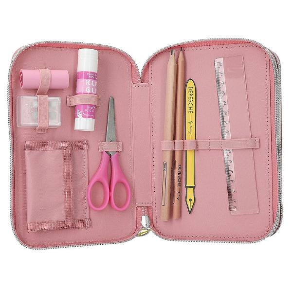 Maimu&539;ic&259; extrem de dr&259;gu&539;&259; penarul roz pal cu trei compartimente de la TOPModel prezint&259; buline portocalii vesele de jur împrejur &537;i o maimu&539;ic&259; elaborat aplicat&259; cu un pui de maimu&539;&259; pe spate pe fa&539;&259; Fructul mic ata&537;at de o panglic&259; scurt&259; poate fi strecurat în spatele bra&539;ului maimu&539;ei f&259;cându-o s&259; par&259; c&259; îl &539;ine în bra&539;e Cele 