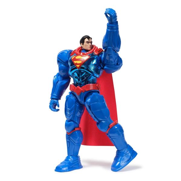 Pregateste-te pentru aventuri epice alaturi de Superman Eroul de Otel intr-o noua forma spectaculoasa Aceasta figura de actiune Metal Force aduce un plus de forta si tehnologie eroului tau preferat din universul DC Imbracat intr-o armura futurista albastru metalizat cu detalii rosii si simbolul iconic S stralucitor pe piept Superman este gata sa protejeze lumea de cele mai mari amenintari Cu o inaltime impresionanta de 30 cm figura este realizata cu o atentie exceptionala la detalii 