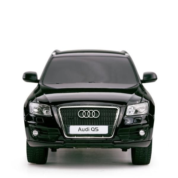 Copilul dumneavoastra se poate juca in voie cu masina cu telecomanda Audi Q5 scara 1 la 24 oferita de brandul international Rastar Nicio cursa nu este imposibil de castigat cu acesta masinuta replica oficiala cu licenta a modelului original construita cu mare atentie la detalii Masinuta are proportiile ideale pentru momente pline de distractie si amuzament avand dimensiunile in centimetri dupa cum urmeaza  1899252Masinuta functioneaza pe frecventa de 24GAlimentarea se face astfel  