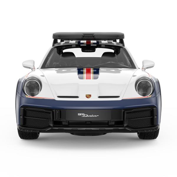 Copilul dumneavoastra se poate juca in voie cu masina cu telecomanda PORSCHE 911 DAKAR scara 1 la 14 oferita de brandul international Rastar Nicio cursa nu este imposibil de castigat cu acesta masinuta replica oficiala cu licenta a modelului original construita cu mare atentie la detalii Masinuta are proportiile ideale pentru momente pline de distractie si amuzamentMasinuta functioneaza pe frecventa de 24GAlimentarea se face astfel  pentru masinuta sunt necesare 5 baterii tip AA  iar 