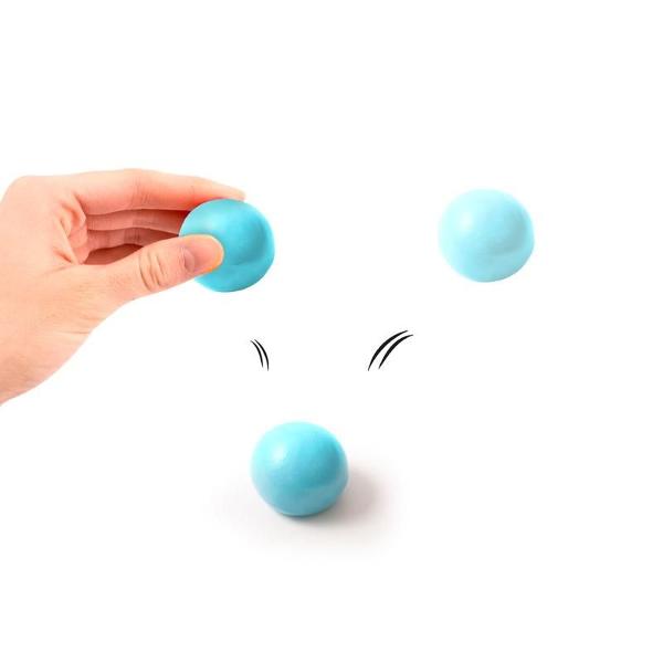 Distrac&539;ie garantat&259; chiar &537;i pe întuneric Cu acest set de plastilin&259; s&259;ritoare care include doi ochi mi&537;c&259;tori po&539;i modela fe&539;e frumoase &537;i apoi le po&539;i face s&259; sar&259; Include o cutie practic&259; de depozitareDisponibil în 4 culori diferite &537;i diferite forme de cutie Pret per bucata Nu se poate alege culoarea se livreaza in functie de disponibilitatea din 