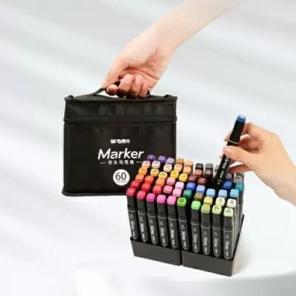 D&259; frâu liber creativit&259;&539;ii tale cu acest set generos de 60 de markere art cu dou&259; capete ideale pentru desen schi&539;are &537;i colorare Fie c&259; e&537;ti pasionat de art&259; student sau profesionist acest set î&539;i ofer&259; toate resursele pentru a crea lucr&259;ri expresive &537;i preciseFiecare marker este prev&259;zut cu un cap&259;t lat excelent pentru acoperirea uniform&259; a suprafe&539;elor mari &537;i un 