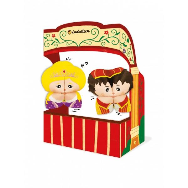 Set de Teatru de P&259;pu&537;i Origami – Povestea Motanului Înc&259;l&539;at 5 aniAduce&539;i la via&539;&259; farmecul pove&537;tii clasice „Motanul Înc&259;l&539;at” cu acest set creativ care combin&259; arta origami cu teatrul de p&259;pu&537;i Copiii pot crea personaje îndr&259;gite precum iste&539;ul Motan Înc&259;l&539;at st&259;pânul s&259;u norocos &537;i regele folosind tehnici de 