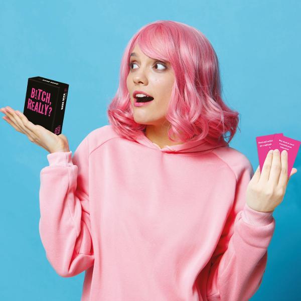 Tii in mana jocul suprem pentru noaptea fetelor Pregateste-te sa razi si sa descoperi lucruri despre prietenele tale pe care nu le-ai stiut niciodata pana acum Numar jucatori 2 Varsta recomandata 18 ani Continut 70 carti instructiuni Produsul are un continut destinat strict adultilor de 18 ani si peste