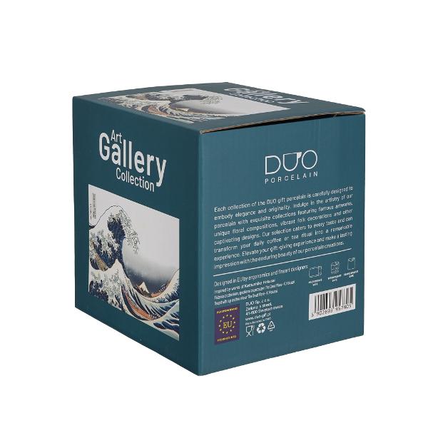 Acest set elegant combin&196;&131; utilitatea cu rafinamentul artistic — include o cea&200;&153;c&196;&131; cu farfurie si un ceainic decorate cu motivul puternic &200;&153;i iconic al valului „Great Wave” Inspirat din arta japonez&196;&131; clasic&196;&131; designul surprinde dinamismul &200;&153;i frumuse&200;&155;ea naturii într-un mod impecabilRealizat din 