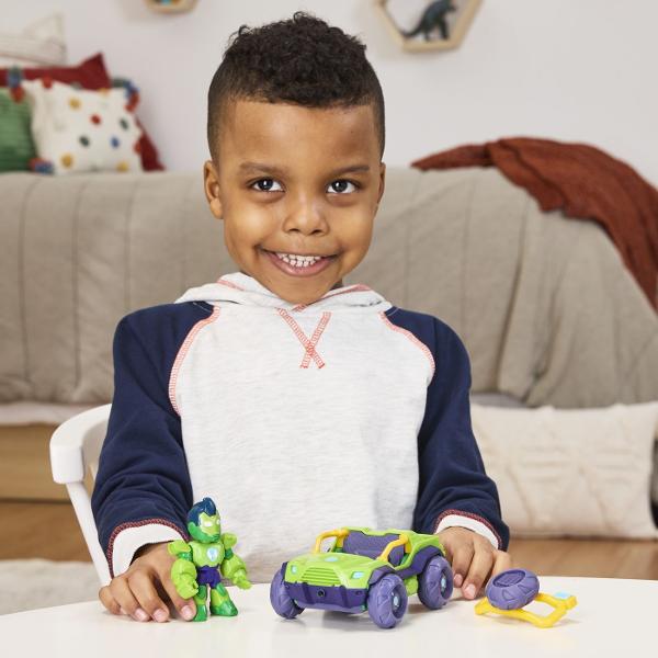 Alatura-te echipei Iron Man in cele mai noi aventuri cu aceste pachete de figurine si vehicule Iron Man si Minunatii sai Prieteni Imagineaza-ti ca te napustesti asupra situatiei pentru a salva ziua cu figurine vehicule si accesorii 2 in 1 figurina-vehicul Fiecare jucarie vehicul de 76 cm vine cu o figurina pozitionabila care se potriveste in interior Incurajeaza joaca imaginativa si de aventura pentru copiii cu varsta de 3 ani si peste cu aceste jucarii Marvel pentru baieti si fete Cauta 