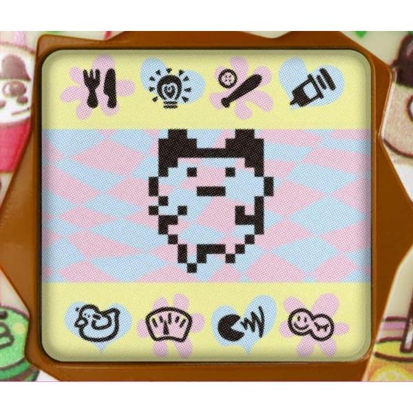 Jucaria Tamagotchi Bandai  Original readduce in prim-plan celebrul animalut virtual care a cucerit generatii intregi Cu un design clasic in forma de sau si ecran alb-negru acest Tamagotchi ofera experienta autentica a jocului original in care copilul trebuie sa aiba grija de personajul sau virtual de la nastere pana la maturitate Prin intermediul comenzilor simple utilizatorul poate hrani curata juca si educa animalutul virtual fiecare actiune influentand evolutia acestuia Jocul 