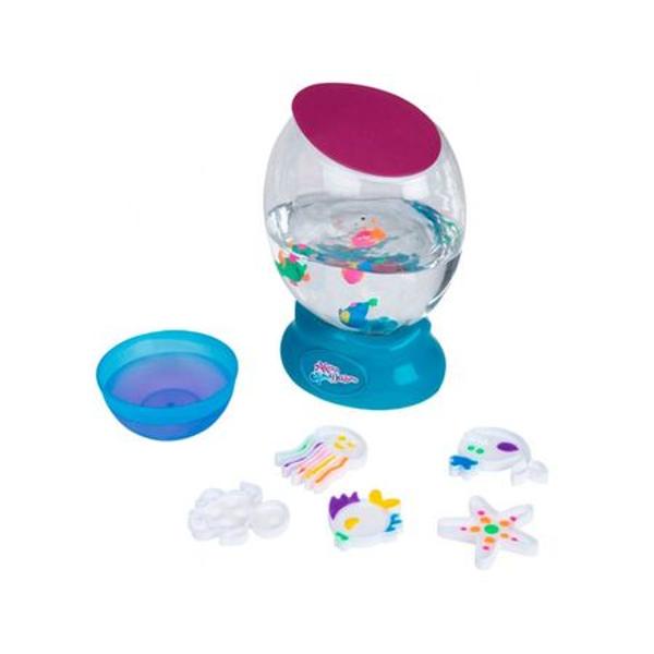 Creaza magie chiar la tine acasa cu setul de creatie AquaDabra Transforma animalele create in figuri 3D in cateva secunde AquaDabra este un set unic ce contine un acvariu si un gel special Umple acvariul cu apa adauga sare creaza figurile animale cu ajutorul formele si gelului special scufunda-le in apa magica si urmareste cum ca prin magie ele prind volum si devin 3D De acum in colo vor innota in acvariul cu lunimiSetul include1 acvariu un 