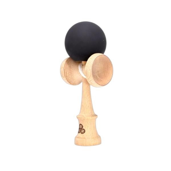 Descopera Kendama &ndash; jucaria traditionala japoneza care a cucerit intreaga lume Fabricata din lemn de calitate cu design modern si durabilitate sporita Kendama este perfecta pentru toti &ndash; de la incepatori la jucatori profesionistiAntreneaza-ti reflexele coordonarea si rabdarea cu fiecare truc Fie ca vrei sa te distrezi sa iti depasesti limitele sau sa intri in comunitatea pasionatilor de Kendama acest produs este alegerea idealabr 