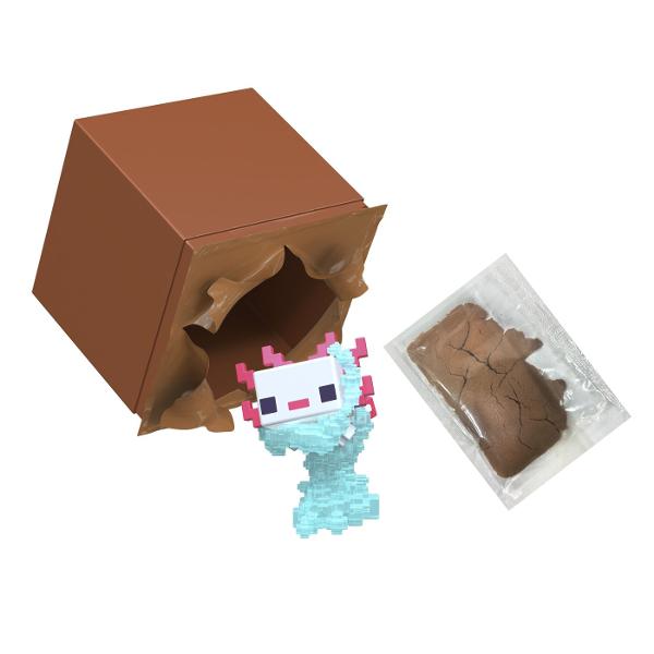 Colectia Minecraft Mini Mode Mining include un set de jucarii care va captiva imaginatia copiilor Fiecare set contine un container o figurina un accesoriu si nisip modelabil Figurinele Mini Mode sunt disponibile in diferite ipostaze amuzante si sunt fidele designului pixelat specific jocului Minecraft Aceste figurine vor aduce jocul preferat al copiilor direct in mana lor Pot fi colectionate si pot fi utilizate pentru a crea povesti palpitante si aventuri nebanuite Containerele tematice 