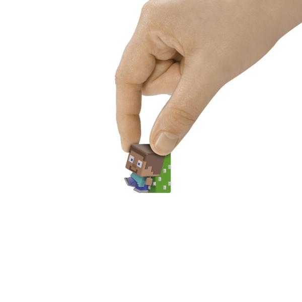 Colectia Minecraft Mini Mode Mining include un set de jucarii care va captiva imaginatia copiilor Fiecare set contine un container o figurina un accesoriu si nisip modelabil Figurinele Mini Mode sunt disponibile in diferite ipostaze amuzante si sunt fidele designului pixelat specific jocului Minecraft Aceste figurine vor aduce jocul preferat al copiilor direct in mana lor Pot fi colectionate si pot fi utilizate pentru a crea povesti palpitante si aventuri nebanuite Containerele tematice 