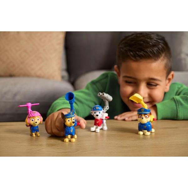 Atentie Pretul afisat este per bucata Nu se poate alege modelul se livreaza aleatoriu in functie de disponibilitatea din stocFigurinele Patrula Catelusilor Cautare Si Salvare aduc in prim plan personajele preferate din serial pregatite pentru noi misiuni pline de actiune Fiecare figurina reprezinta un membru al echipei echipa cu uniforma specifica si accesorii tematice interschimbabile inspirate din echipamentele de interventie Accesoriile pot fi atasate si 