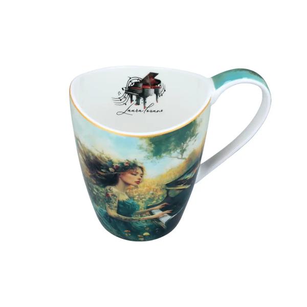 Can&259; rafinat&259; din por&539;elan fin cu o capacitate de 350 ml decorat&259; cu un design artistic din colec&539;ia &bdquo;Muzica sufletului feminin&rdquo; semnat&259; de Laura Lozano Ilustra&539;ia delicat&259; prezint&259; o t&acirc;n&259;r&259; care c&acirc;nt&259; la pian aflat&259; &icirc;ntr-un c&acirc;mp plin de flori s&259;lbatice cre&acirc;nd o atmosfer&259; poetic&259; &537;i plin&259; de sensibilitatep 