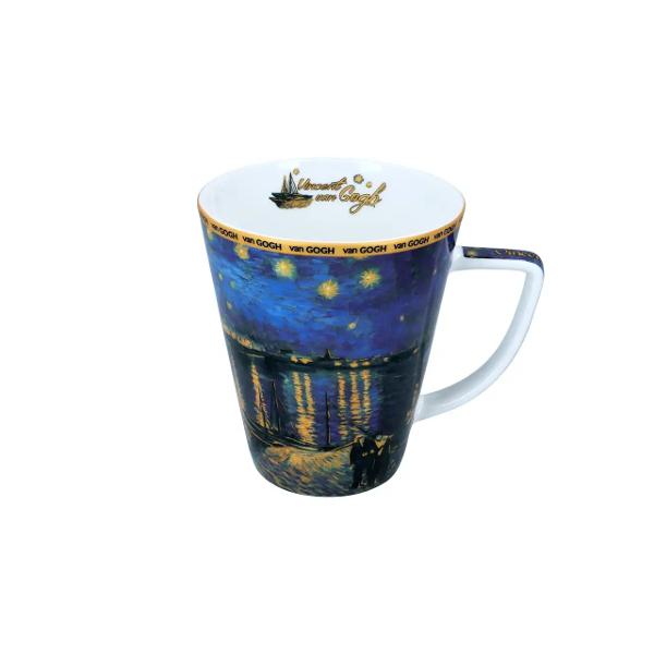 Set elegant realizat din por&539;elan fin inspirat de celebra oper&259; &bdquo;Noapte &icirc;nstelat&259; peste Rhone&rdquo; de Vincent van Gogh ce aduce arta mai aproape de momentele tale de relaxare Setul con&539;ine o cea&537;c&259; de 230 ml cu farfurioar&259; asortat&259; &537;i o can&259; de 400 ml ambele decorate cu nuan&539;e vibrante &537;i detalii artistice specifice stilului inconfundabil al marelui pictorp data-start421 