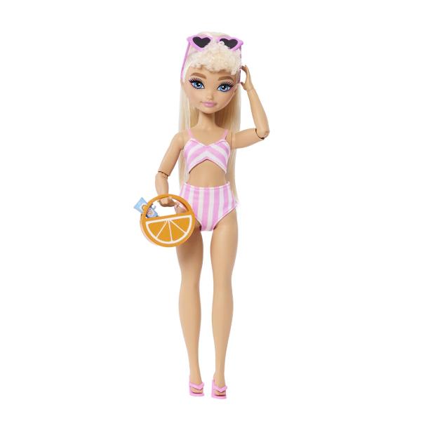 Papusa Barbie Dream Besties aduce stil prietenie si distractie in lumea jocului imaginativ Fiecare papusa are un look modern inspirat din moda actuala si vine insotita de accesorii tematice care reflecta personalitatea si hobby-urile personajului Tinutele colorate detaliile atent realizate si accesorii incluse incurajeaza copiii sa creeze povesti si aventuri alaturi de prieteni In functie de model papusile pot avea diferite stiluri de par tinute si accesorii care adauga varietate 