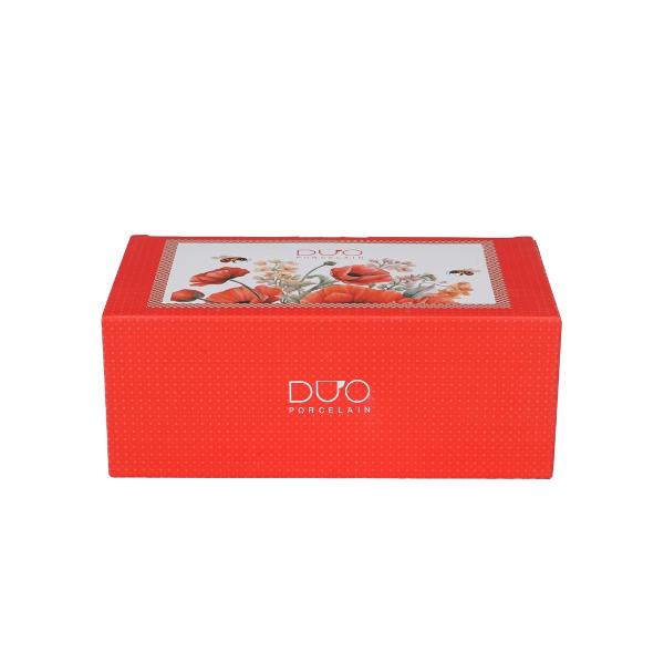 Setul pentru mic dejun &ndash; can&259; jumbo &537;i farfurioar&259; lung&259; MACI din colec&539;ia Flower Classic este realizat din por&539;elan New Bone China caracterizat printr-o culoare alb-crem natural&259; cu o str&259;lucire delicat&259; &537;i o rezisten&539;&259; &537;i durabilitate excep&539;ionale men&539;in&acirc;nd &icirc;n acela&537;i timp lejeritatea &537;i fine&539;eaLinia este 