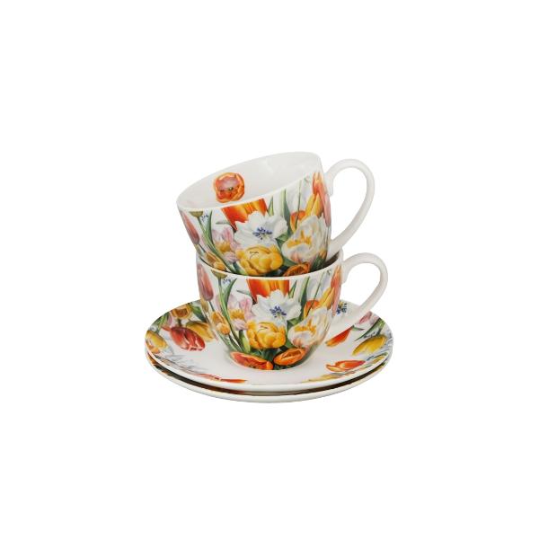 Setul de 2 ce&537;ti &537;i farfurioare LALELE din colec&539;ia Flower Classic este realizat din por&539;elan New Bone China caracterizat printr-o culoare alb-crem natural&259; cu o str&259;lucire delicat&259; &537;i o rezisten&539;&259; &537;i durabilitate excep&539;ionale men&539;in&acirc;nd &icirc;n acela&537;i timp lejeritatea &537;i fine&539;eaLinia este decorat&259; cu o frumoas&259; 