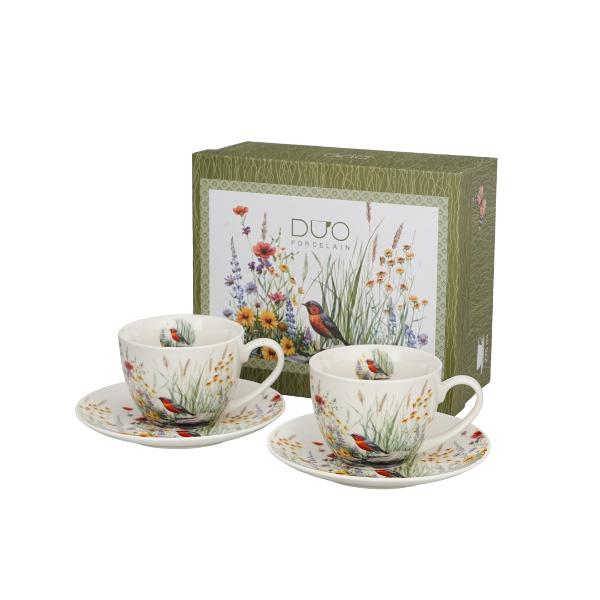 Setul de 2 ce&537;ti &537;i farfurioare JULY din colec&539;ia Flower Classic este realizat din por&539;elan New Bone China caracterizat printr-o culoare alb-crem natural&259; cu o str&259;lucire delicat&259; &537;i o rezisten&539;&259; &537;i durabilitate excep&539;ionale men&539;in&acirc;nd &icirc;n acela&537;i timp lejeritatea &537;i fine&539;eaO linie decorat&259; cu un motiv idilic 