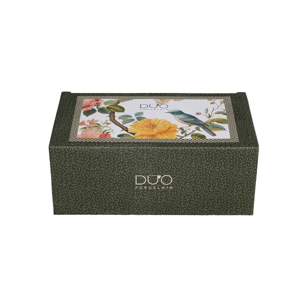 Setul pentru mic dejun &ndash; can&259; jumbo &537;i farfurioar&259; lung&259; APRIL din colec&539;ia Flower Classic este realizat din por&539;elan New Bone China caracterizat printr-o culoare alb-crem natural&259; cu o str&259;lucire delicat&259; &537;i o rezisten&539;&259; &537;i durabilitate excep&539;ionale men&539;in&acirc;nd &icirc;n acela&537;i timp lejeritatea &537;i fine&539;eaO linie 